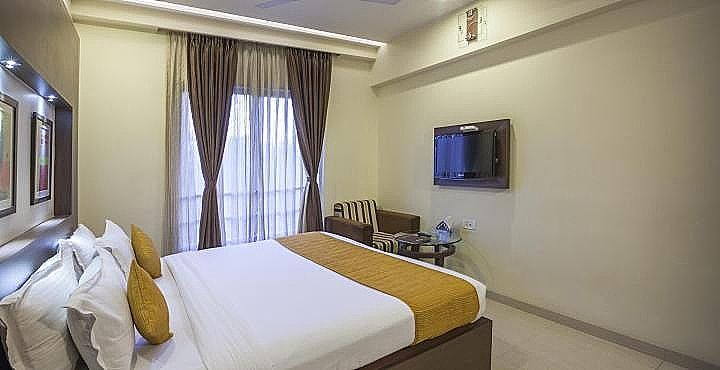 Pristine Residency Deluxe Room With Airport Transfer 3
