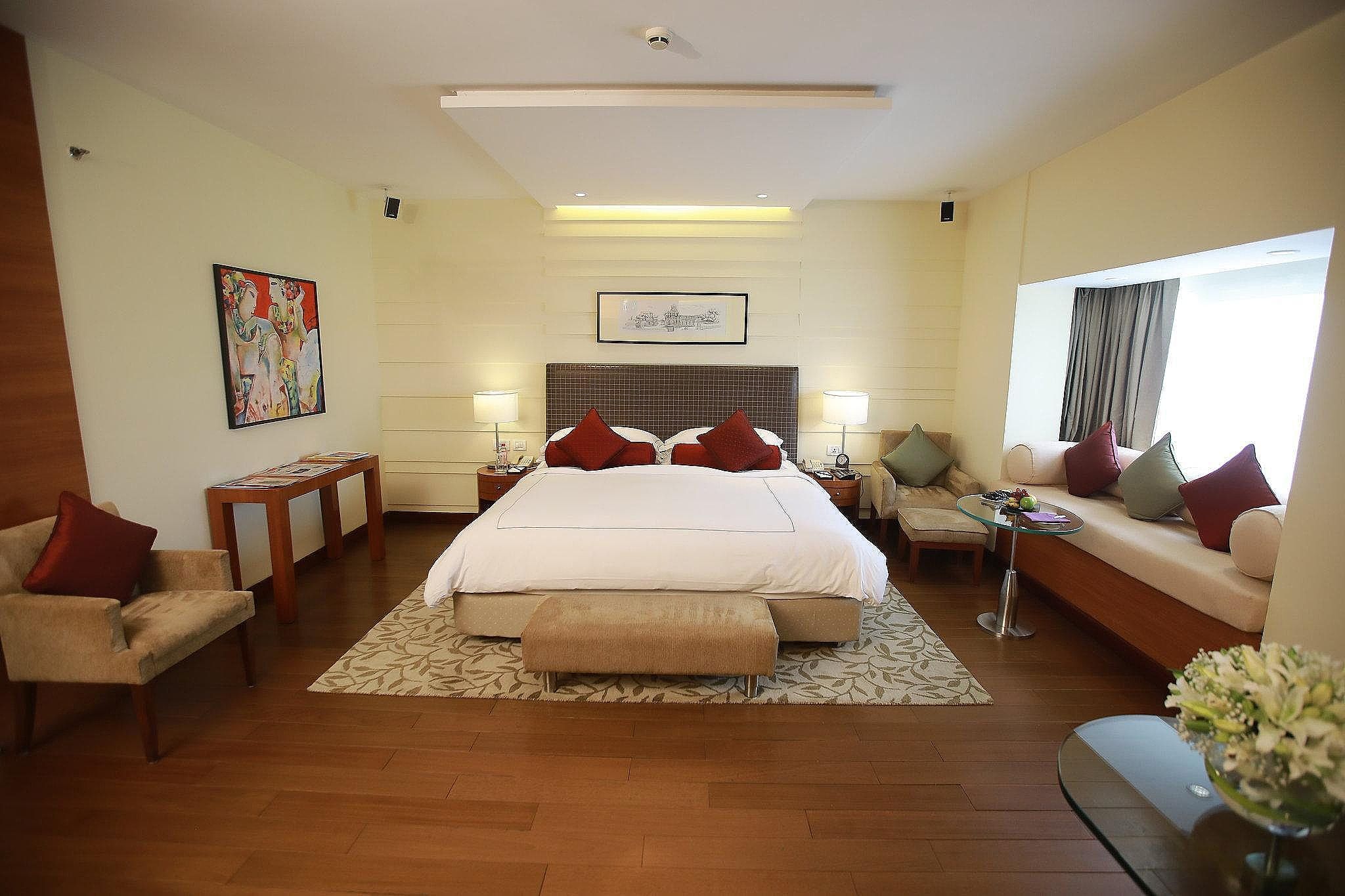 Taj Coromandel Luxury Room King Bed 2