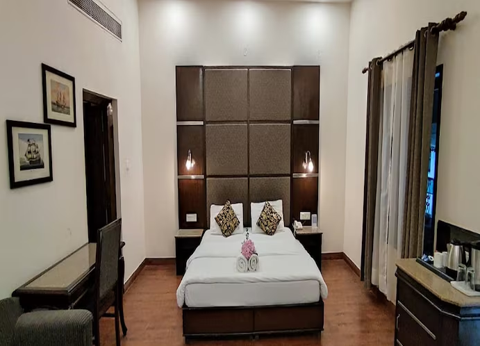 Deluxe Patio Room