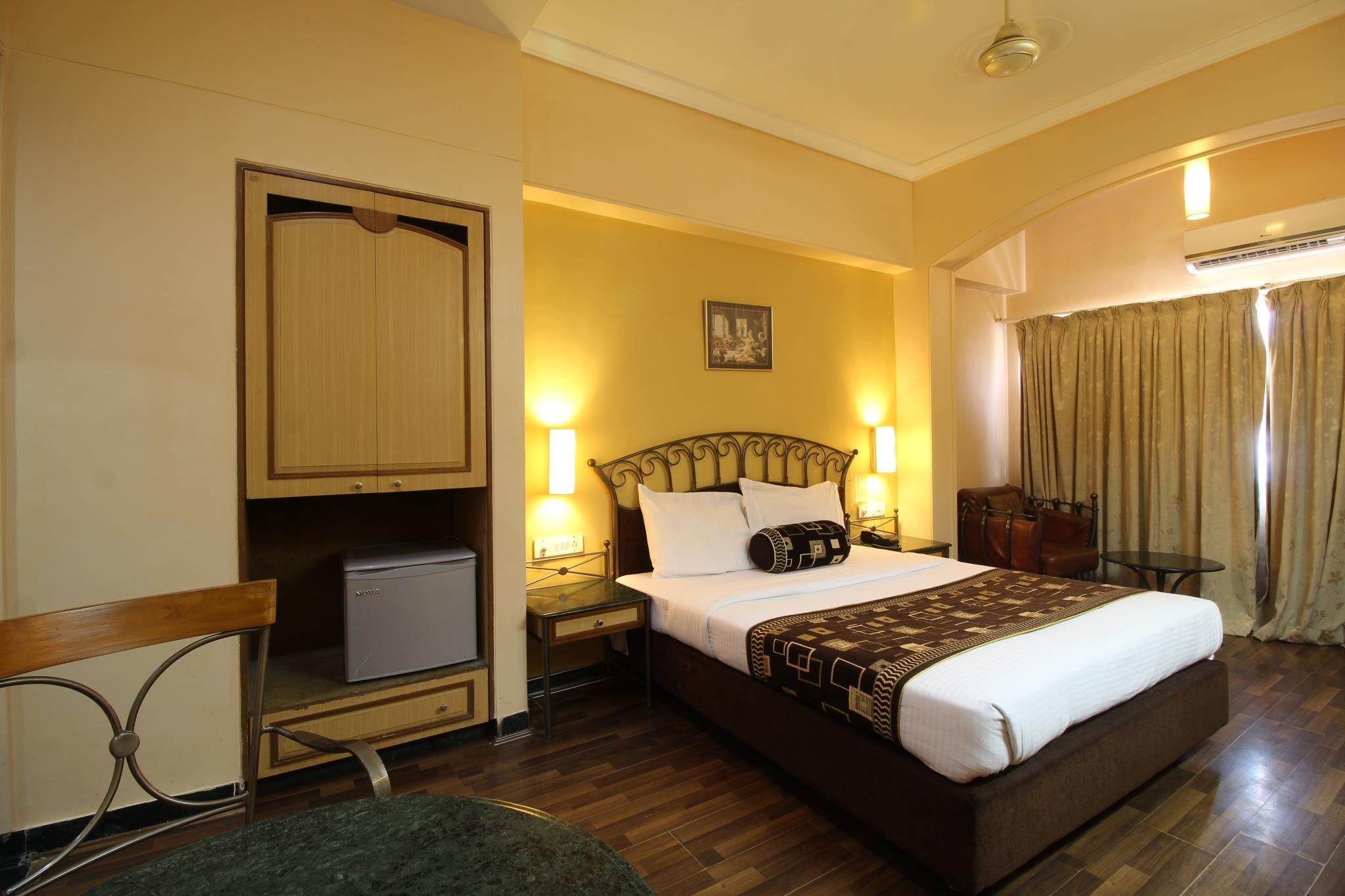 Hotel Gurukripa Deluxe Room 5