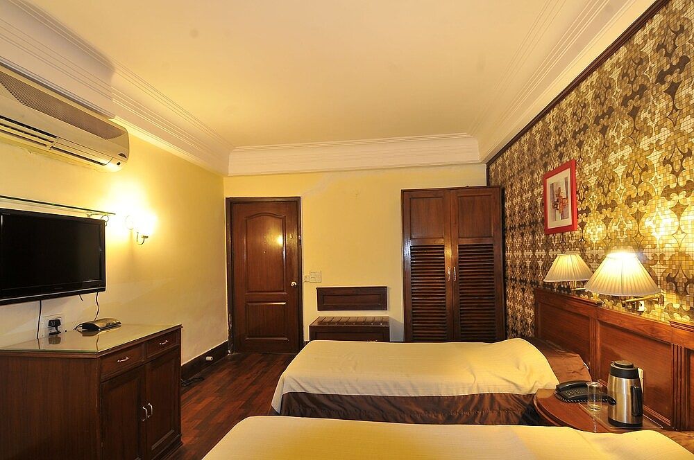 Qutub Residency Deluxe Room 4