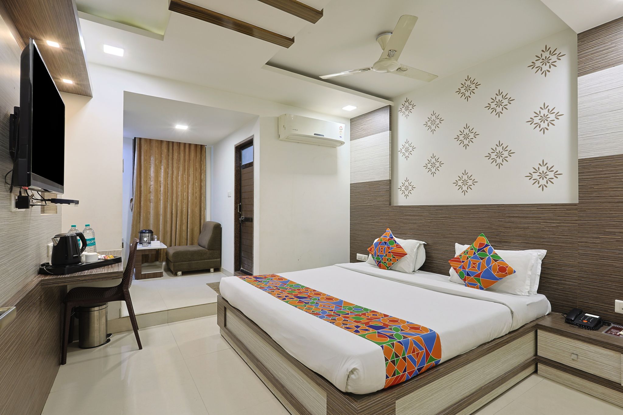 Hotel Ambassador DELUXE ROOM 2