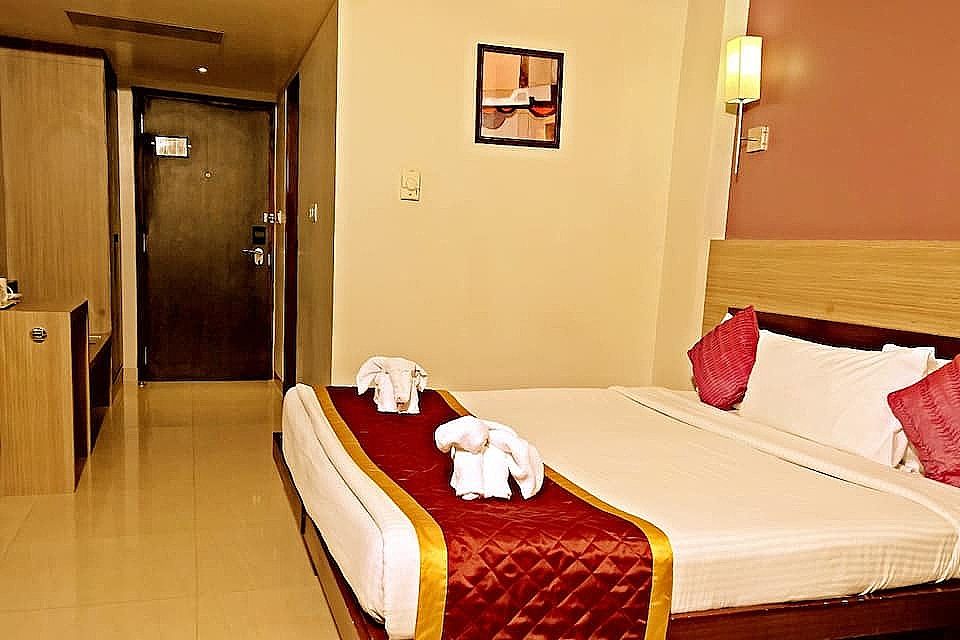 Elegant_Club_Room