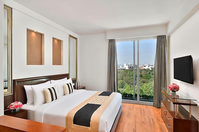 Deluxe Room with Twin Beds