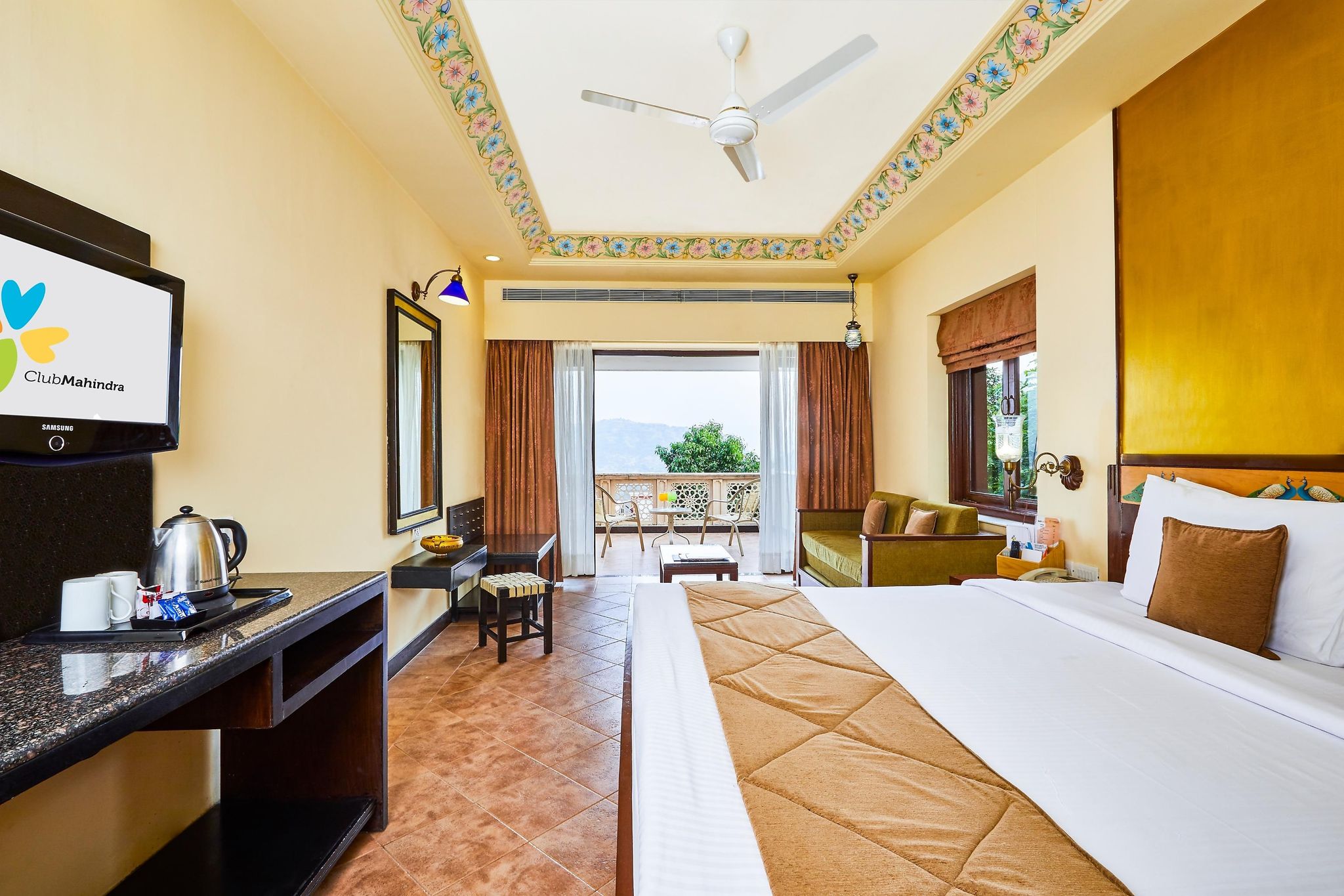 Family Suite (1 King Bed and 1 Double Sofa Bed)