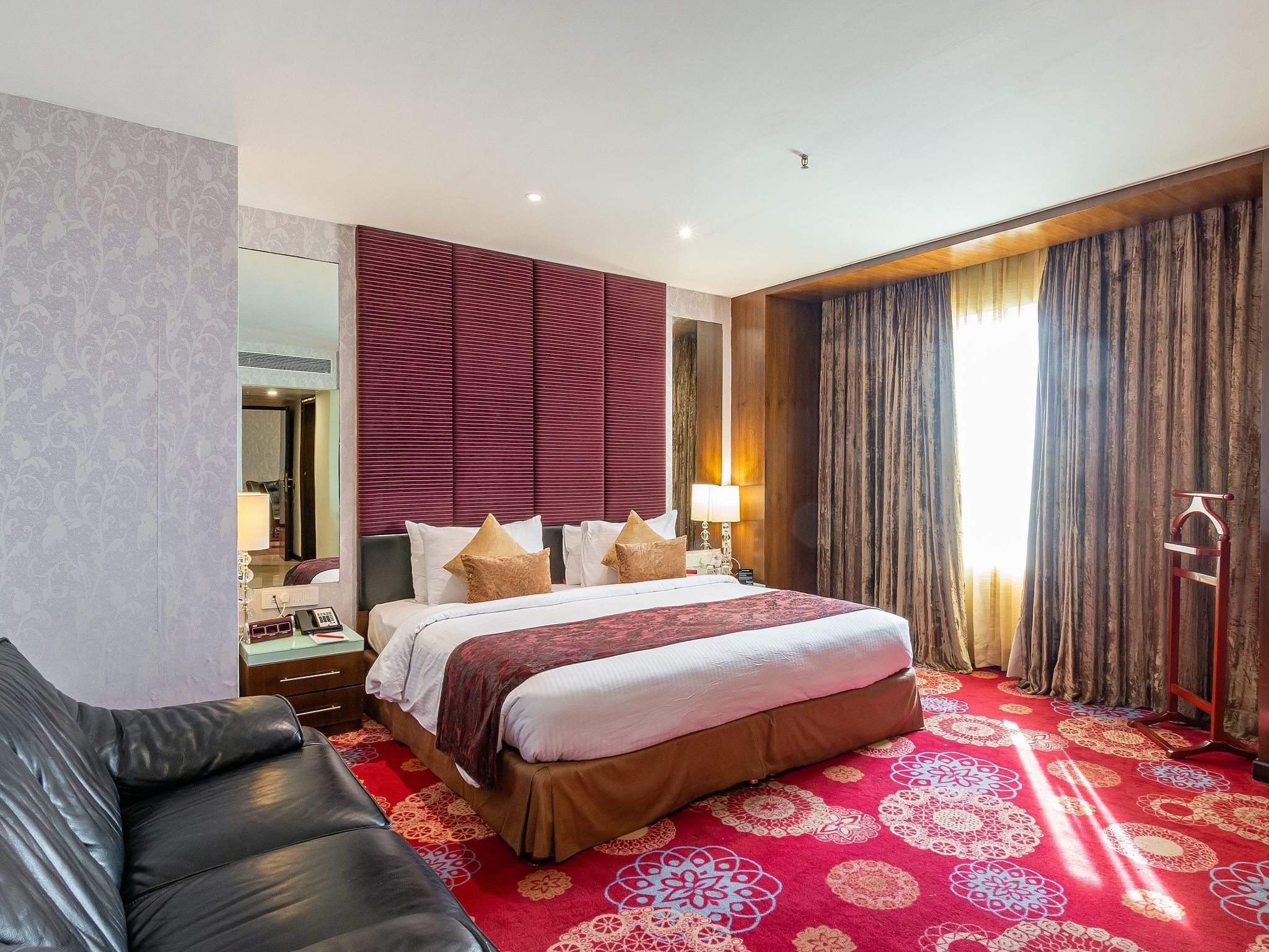 1 King Bed Non-Smoking Junior Suite