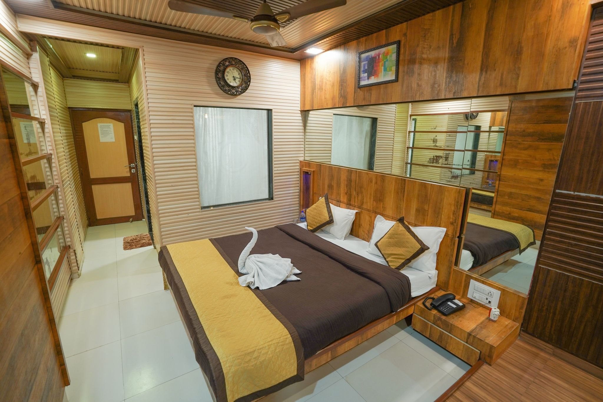 Hotel Kumar Plaza AC Premium with Bathtub