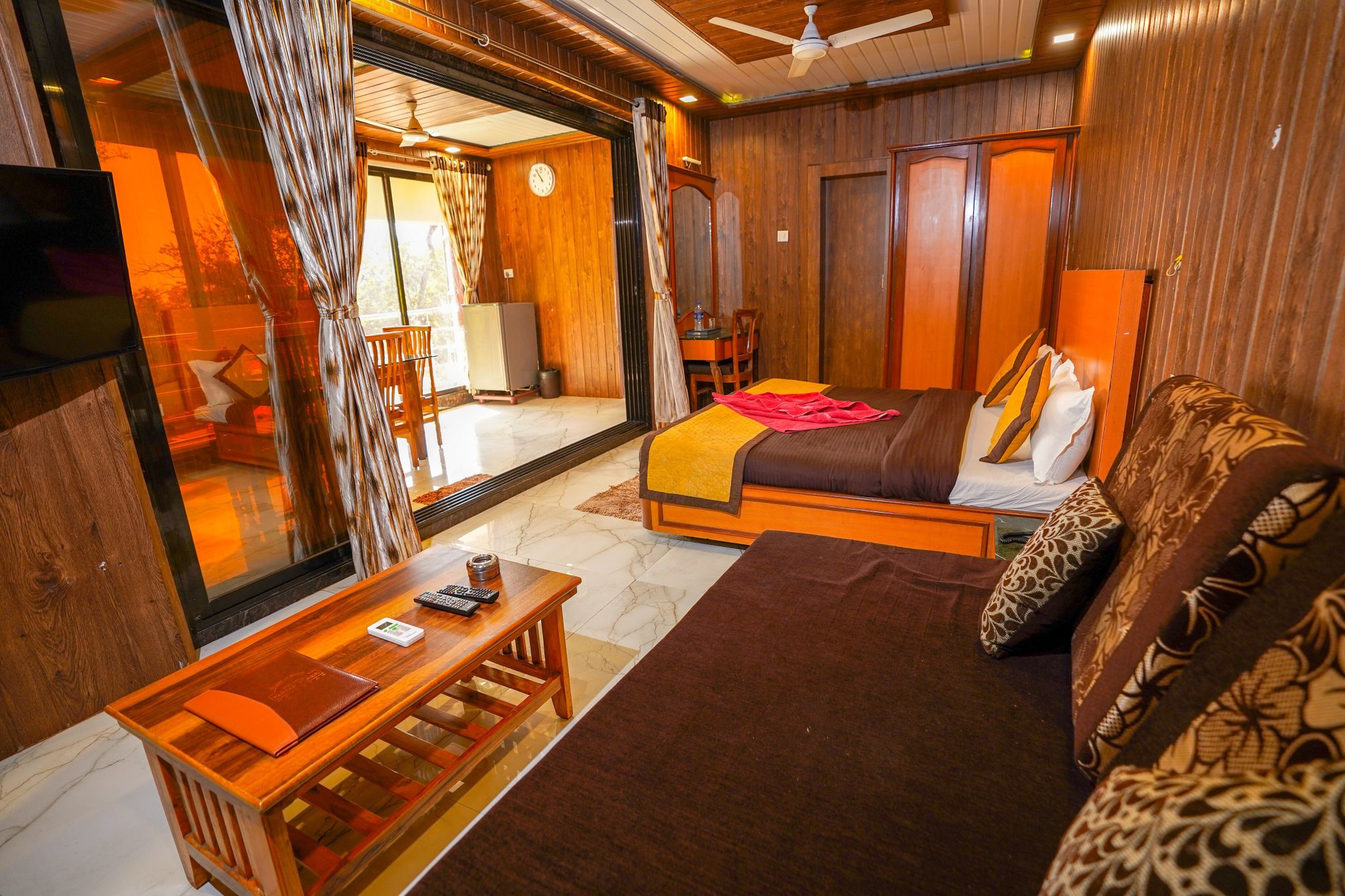 Hotel Kumar Plaza AC Premium with Bathtub 2