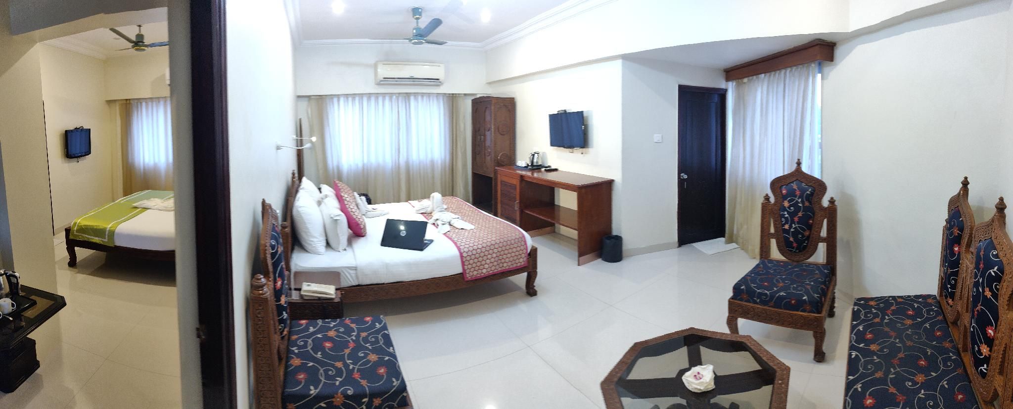 Chandra Inn Deluxe Double or Twin Room 3