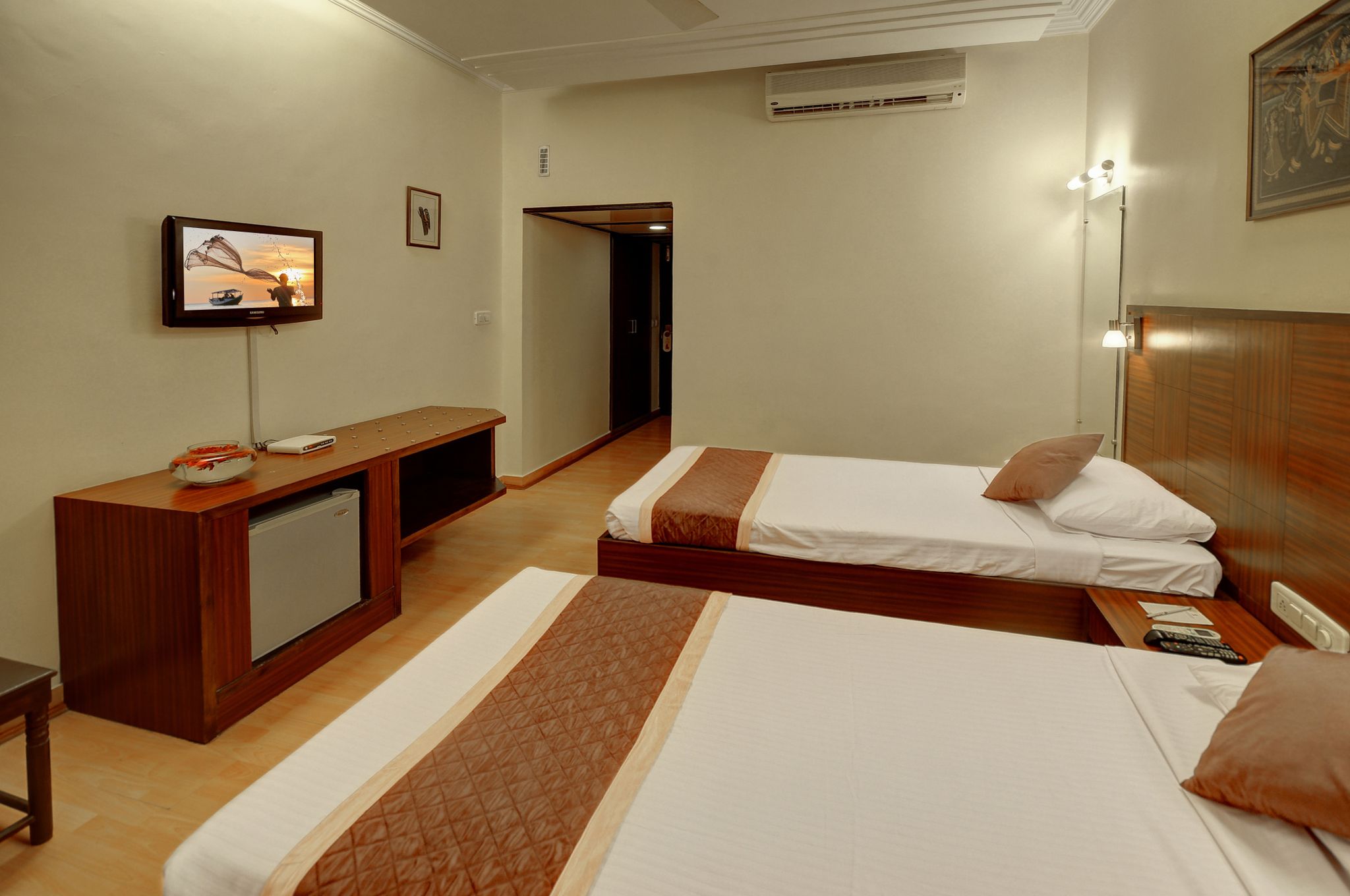 Shree Ram International Deluxe Room 11