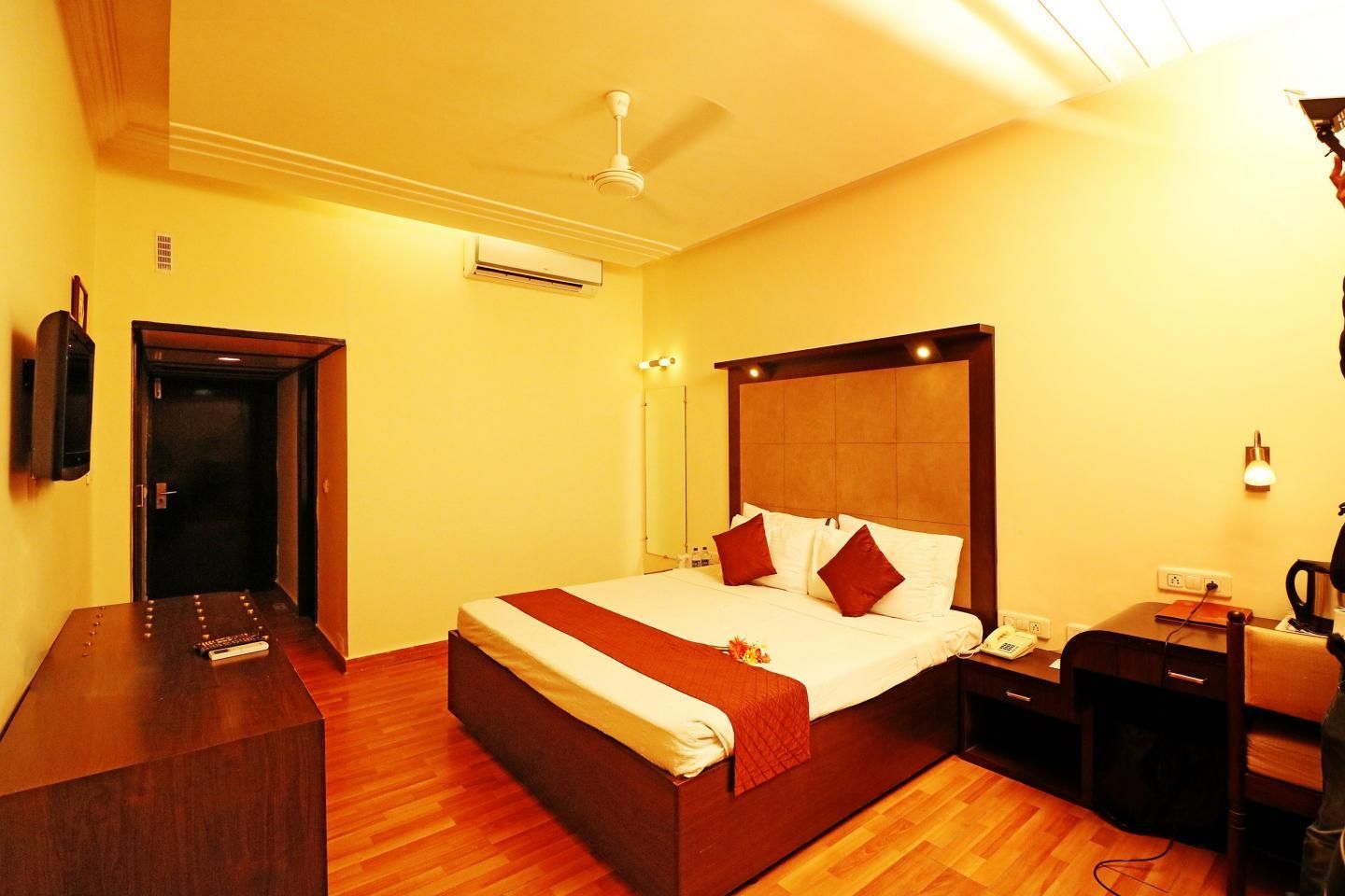 Shree Ram International Deluxe Room 10