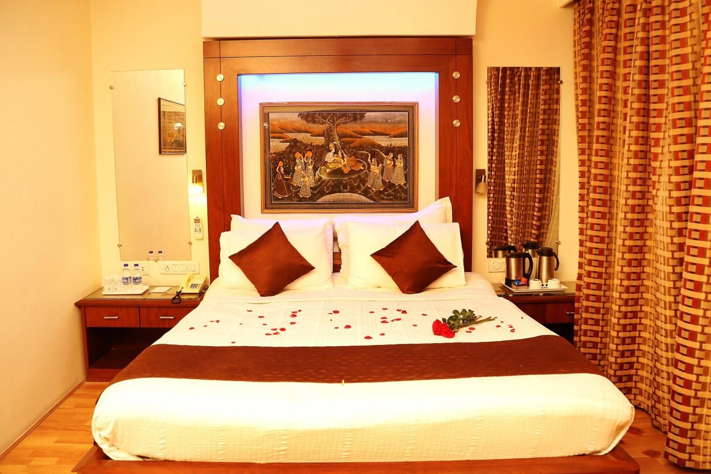 Shree Ram International Deluxe Room 9