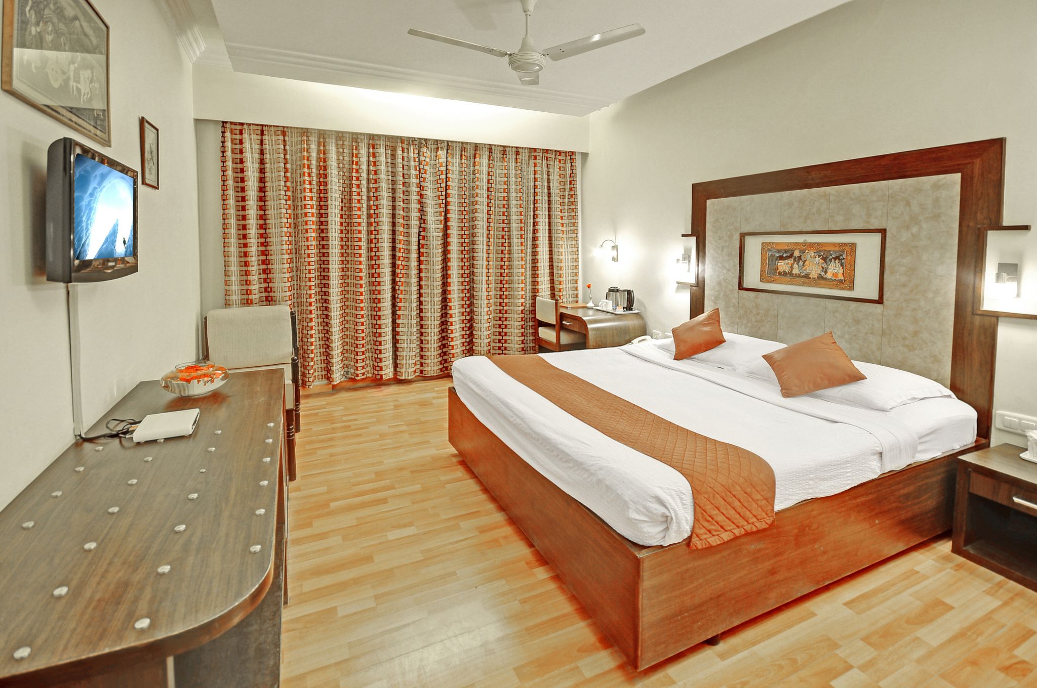 Shree Ram International Deluxe Room 8