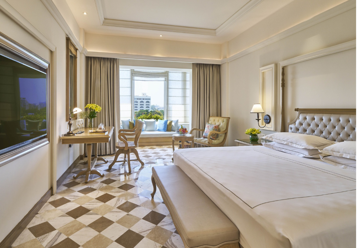 Taj Bengal Taj Club Room with one way airport transfer and club lounge access 4