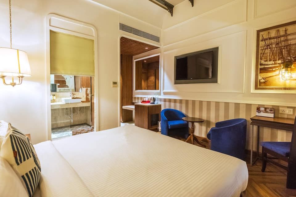 Heritage Cabin Strand View - Single