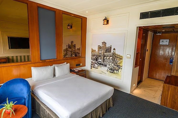 Polo Floatel River Cabin