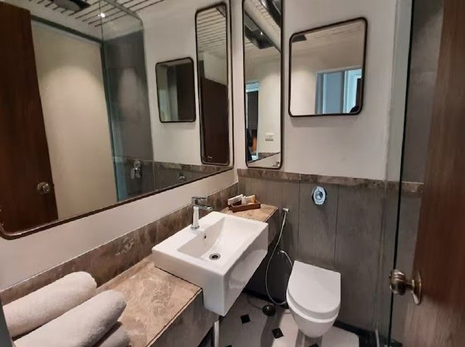 Polo Floatel River Cabin 4