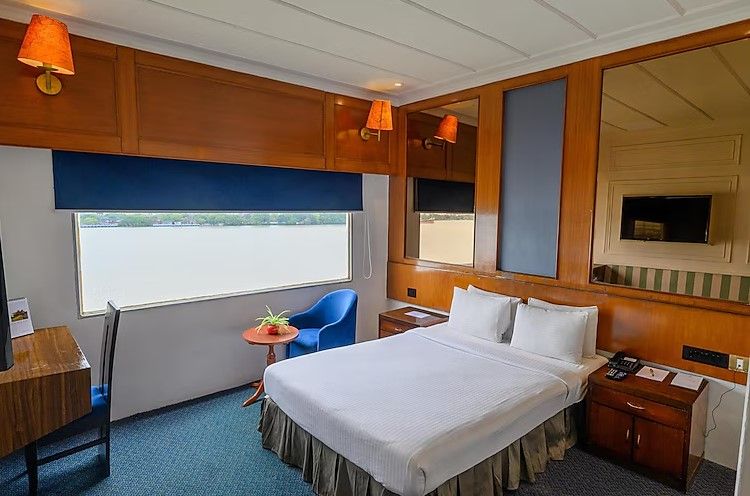 Polo Floatel River Cabin 2