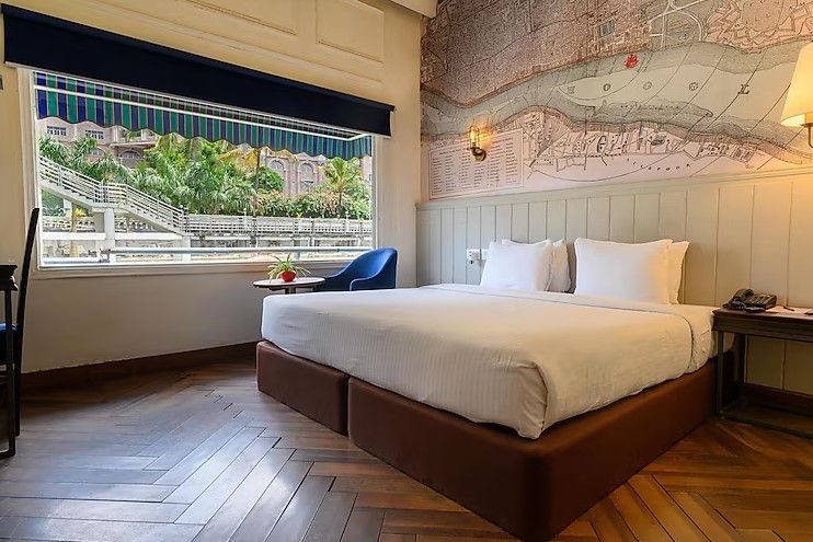 Polo Floatel Heritage Cabin Strand View