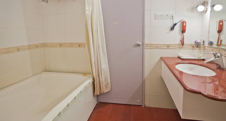 Bath room of the Club Class Room