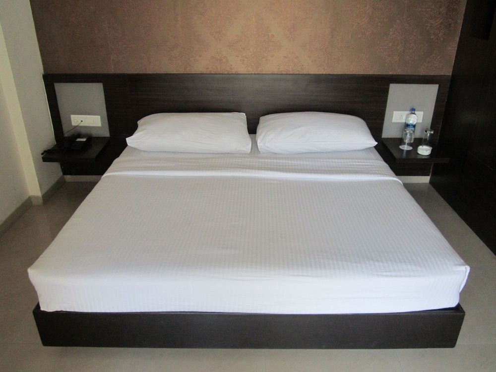 Pallavi Avida Luxury Room  3