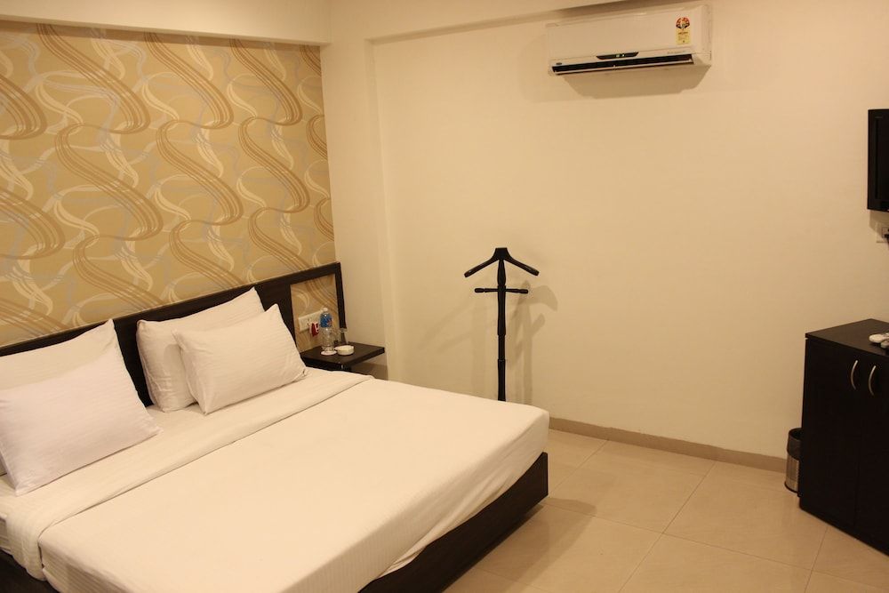 Pallavi Avida Luxury Room  2