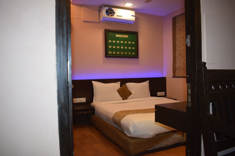 JC Chalet Deluxe Room, 1 Queen Bed