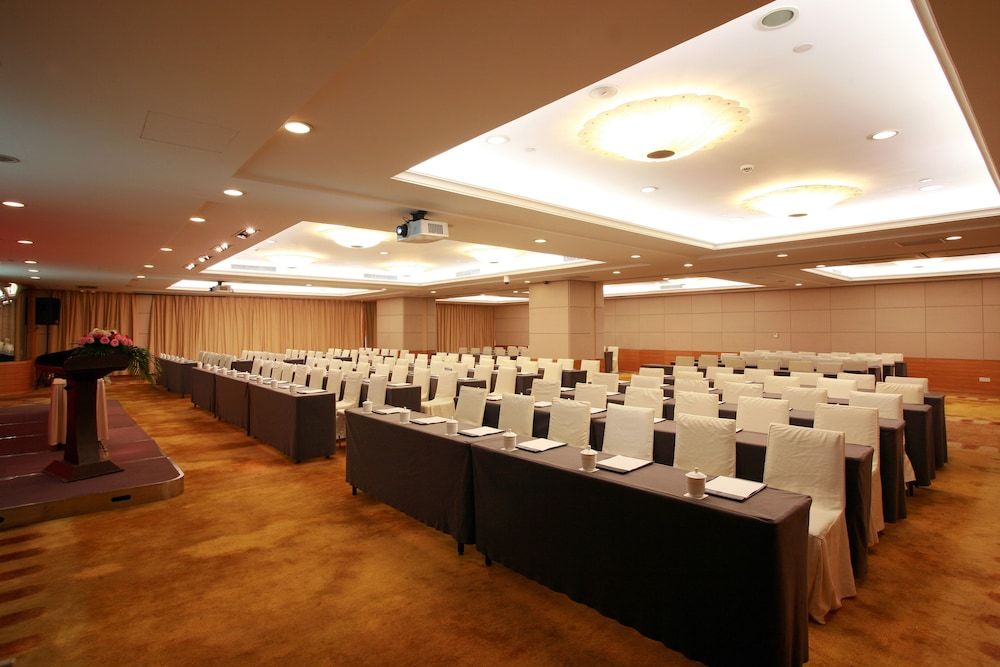 undefined City Hotel Shanghai 10