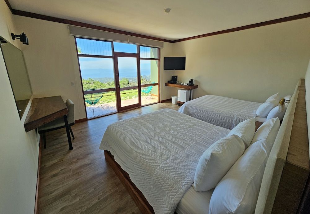 El Establo Mountain Hotel Deluxe Room, 2 Queen Beds 6