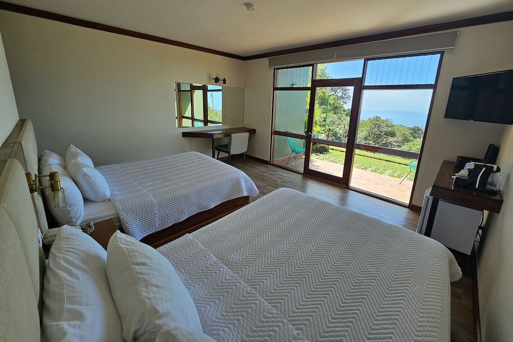 El Establo Mountain Hotel Deluxe Room, 2 Queen Beds 8