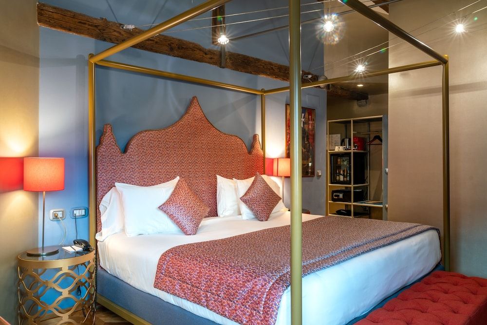 Deluxe Double Room, Canal View