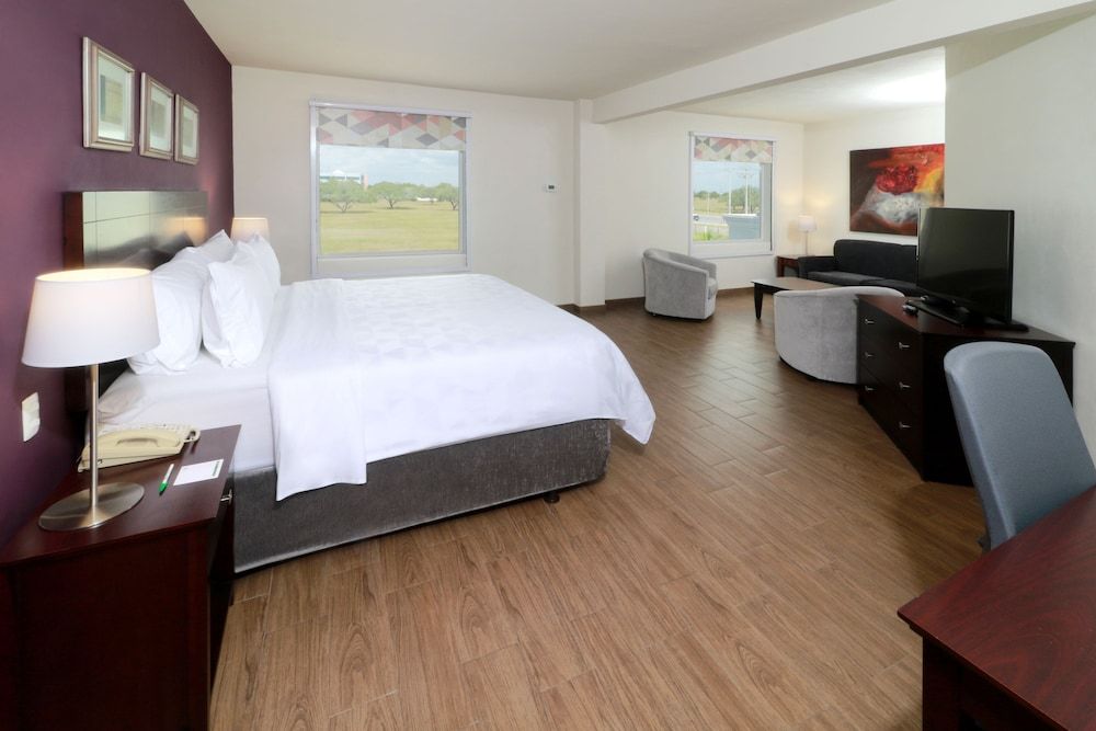 Junior Suite, 1 King Bed