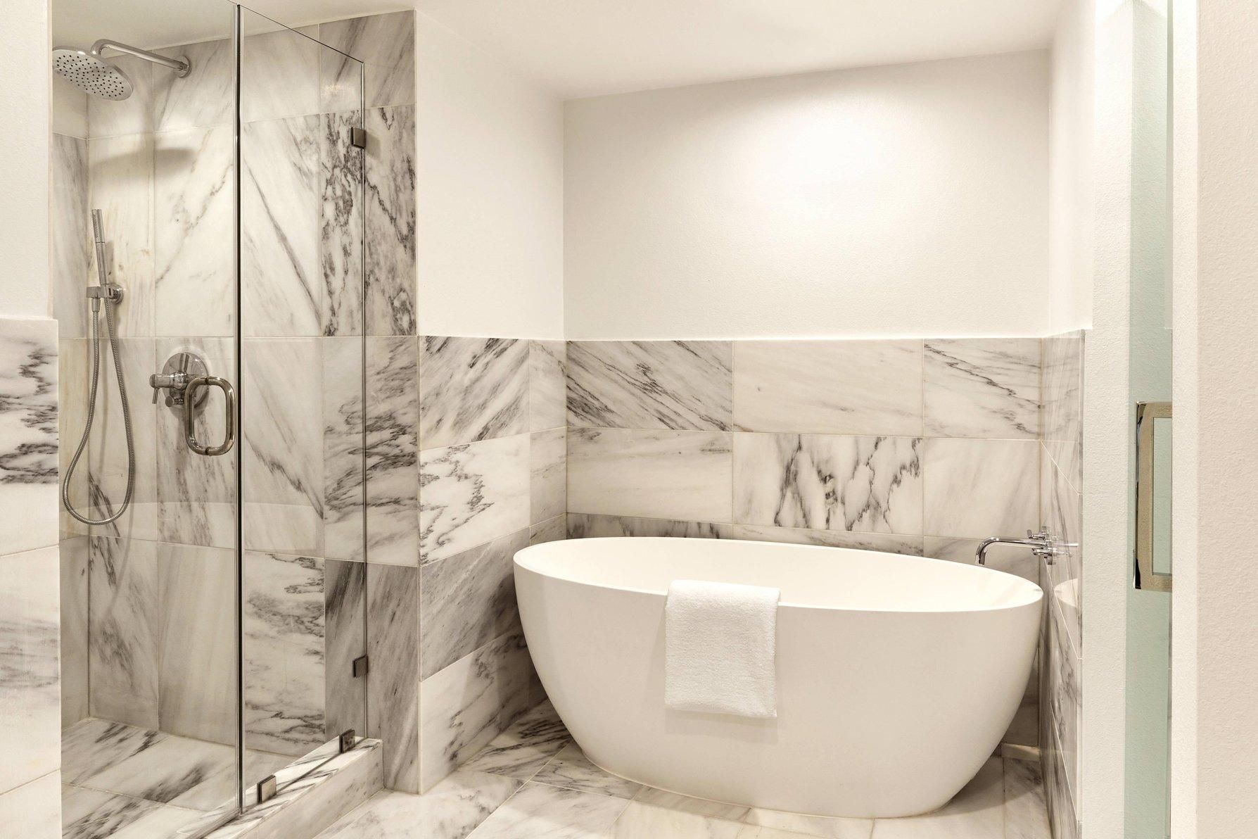 2 Bedroom Vice Presidential Suite, Bedroom 1: 1 King, Bedroom 2: 2 Queen, Sofa bed, Mid floor