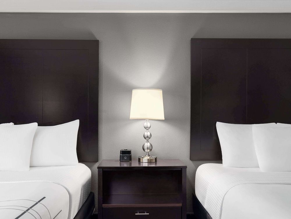 Room, 2 Queen Beds, Non Smoking