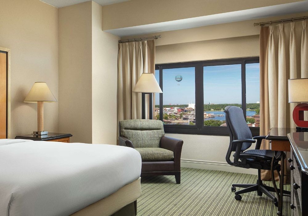 Room, 2 Queen Beds, Accessible, Bathtub