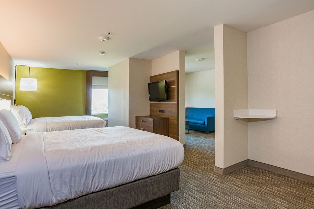 Suite, Multiple Beds