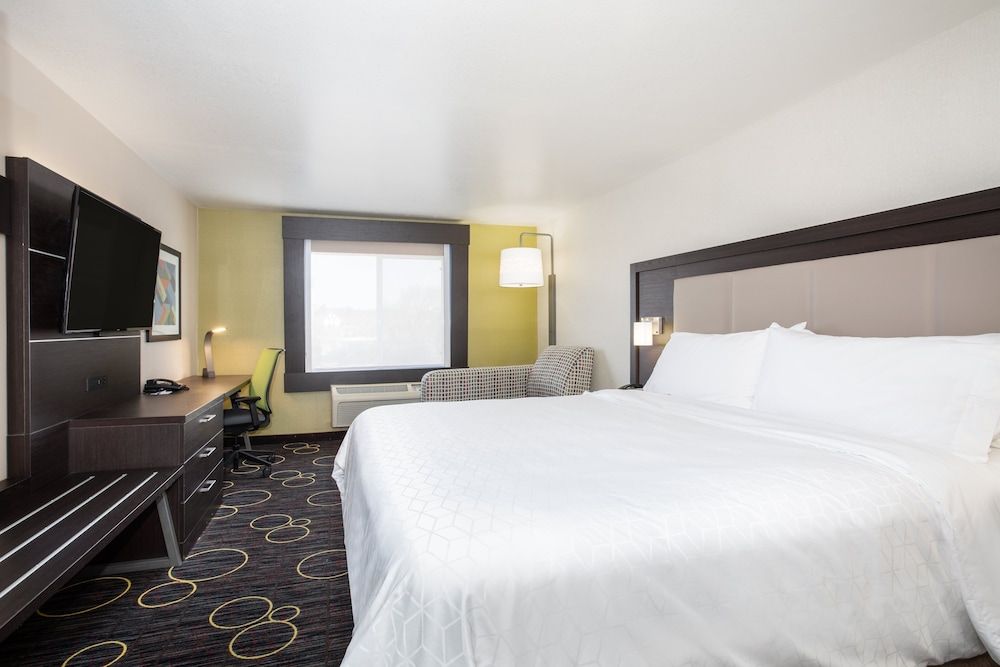 Standard Room, 1 King Bed