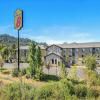 Super 8 by Wyndham Roseburg