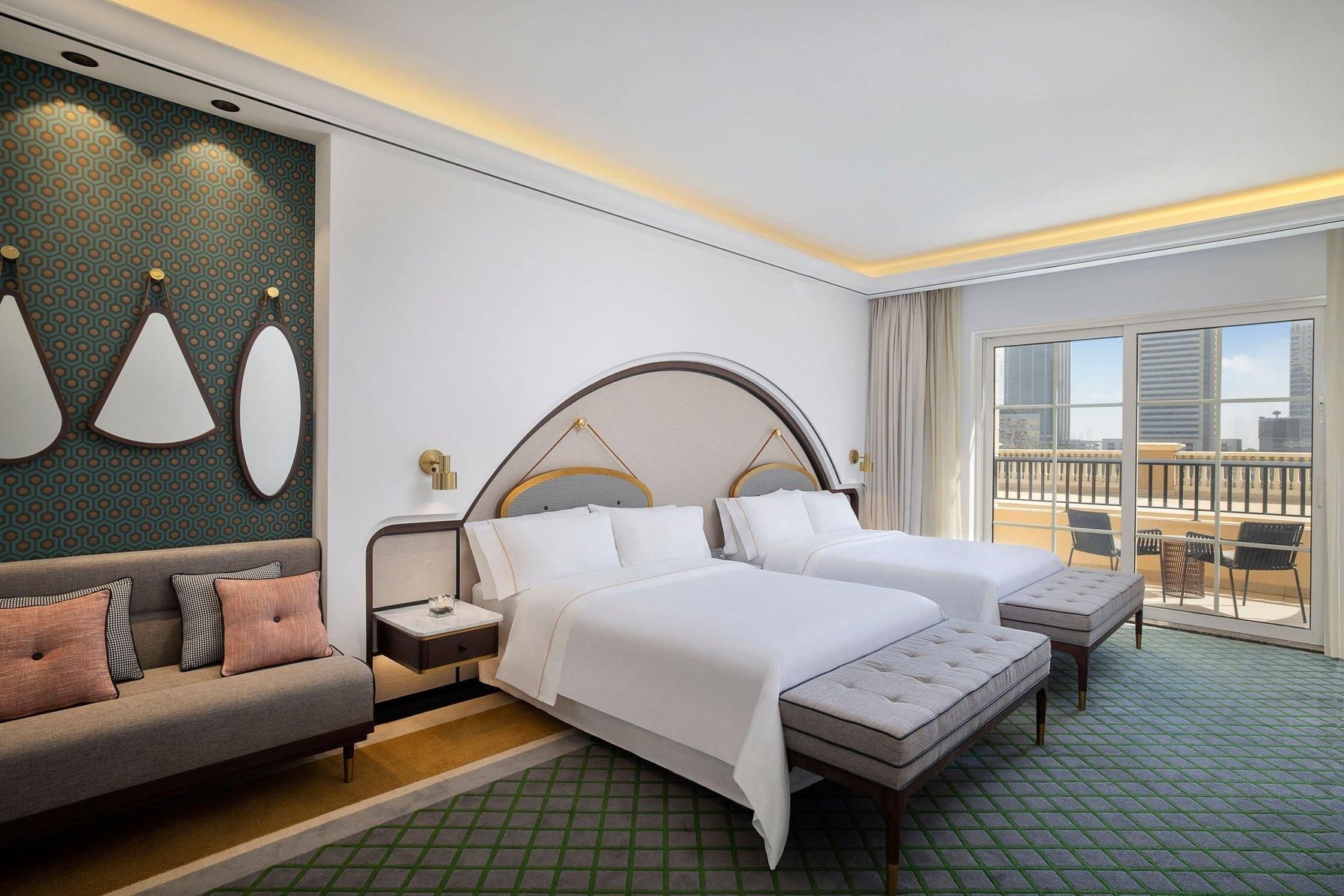 Deluxe Skyline View, Guest Room, 2 Queen