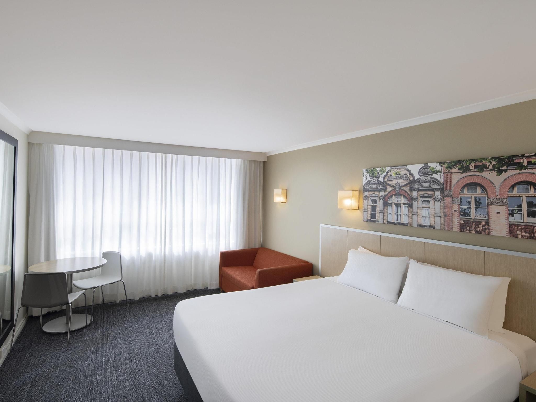 Deluxe King Suite