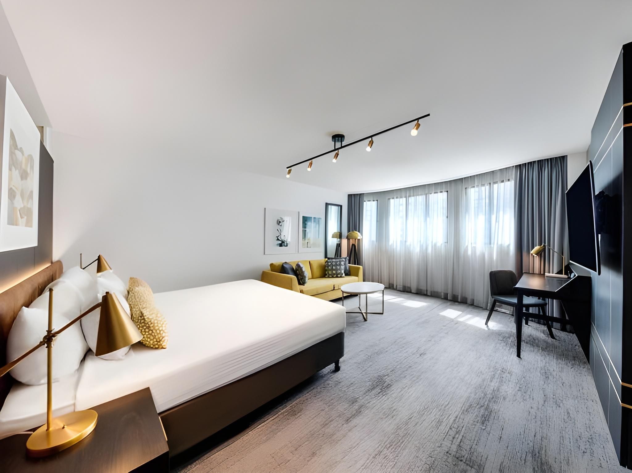 Standard Queen Room