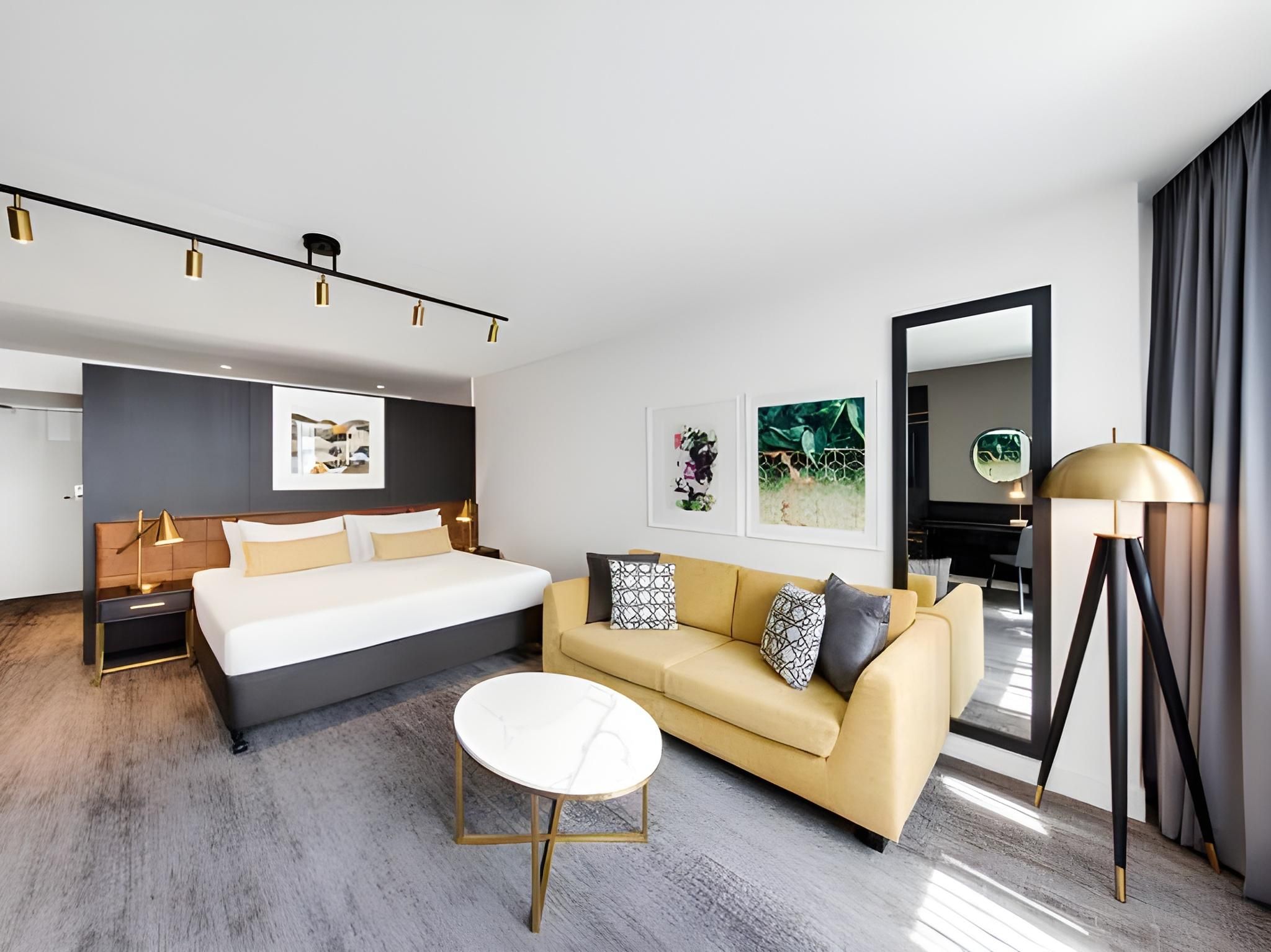 Standard Queen Room