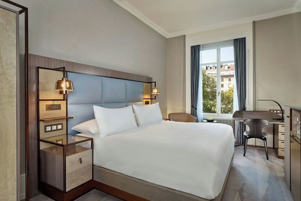 The Ritz-Carlton, Hotel de la Paix, Geneva Classic Room, 1 King Bed, Garden View