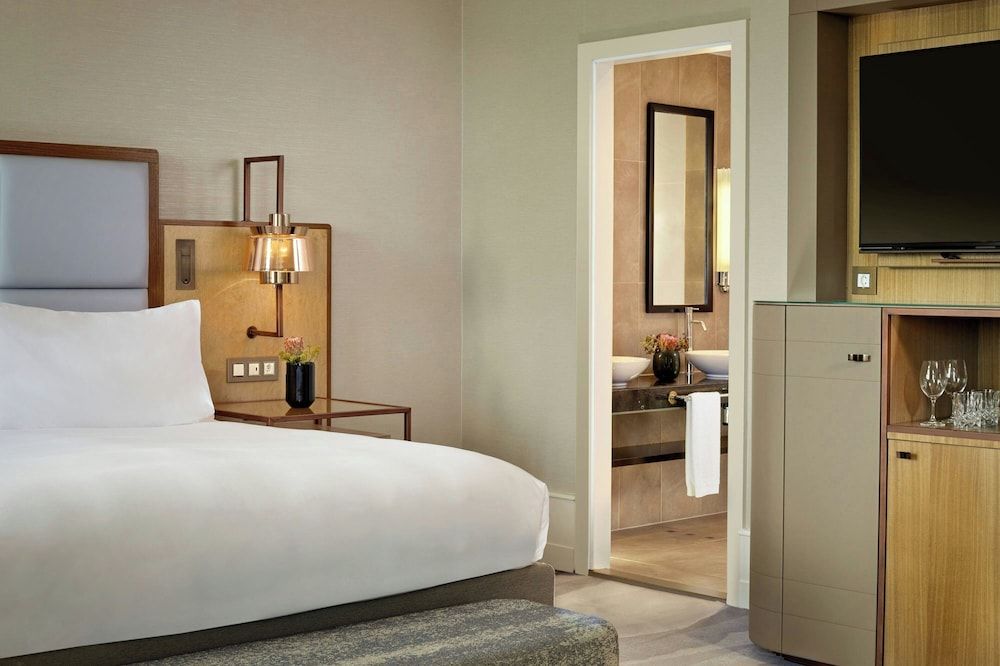 undefined The Ritz-Carlton, Hotel de la Paix, Geneva 5