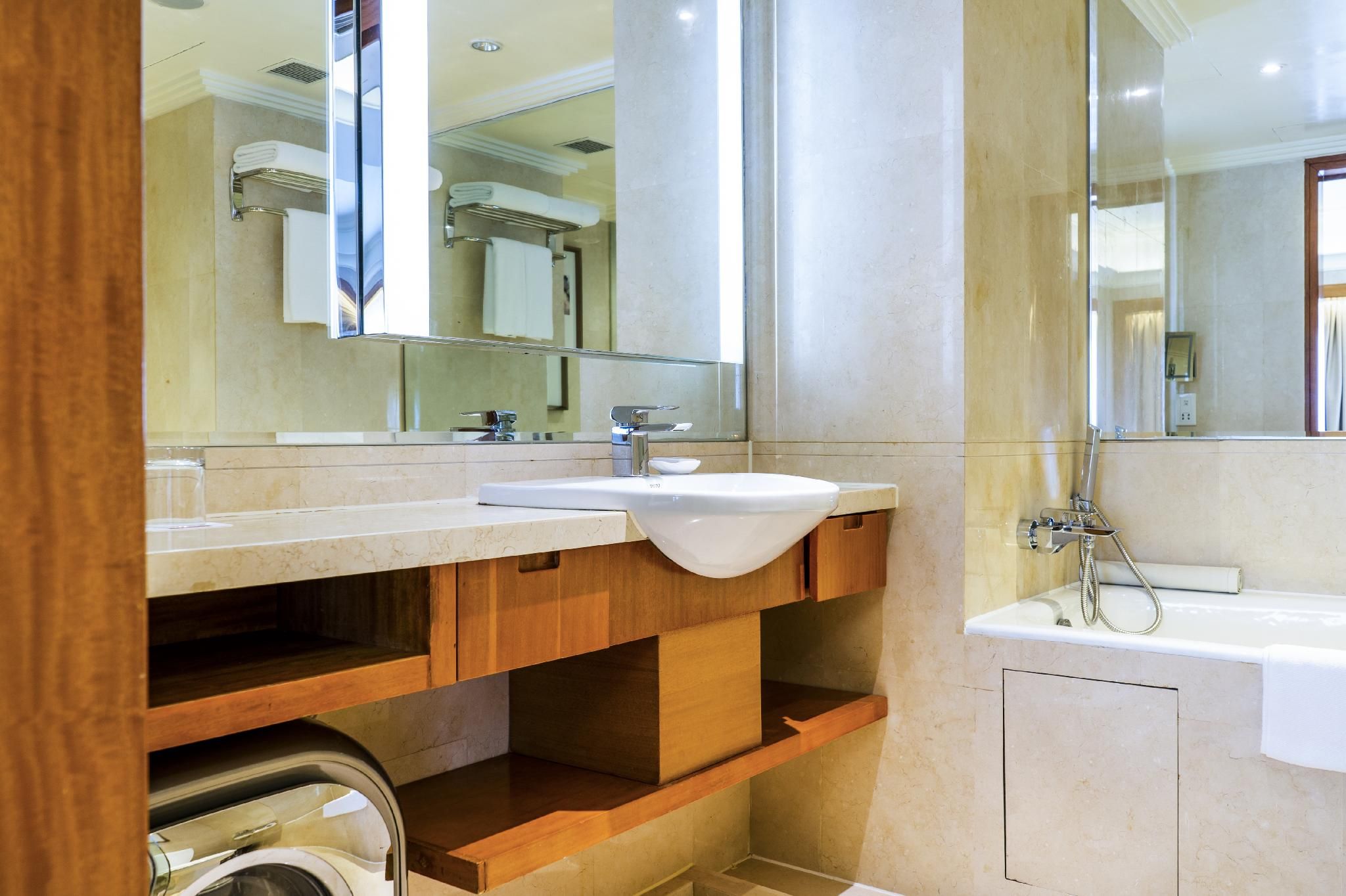 undefined Grand Hyatt Beijing 9