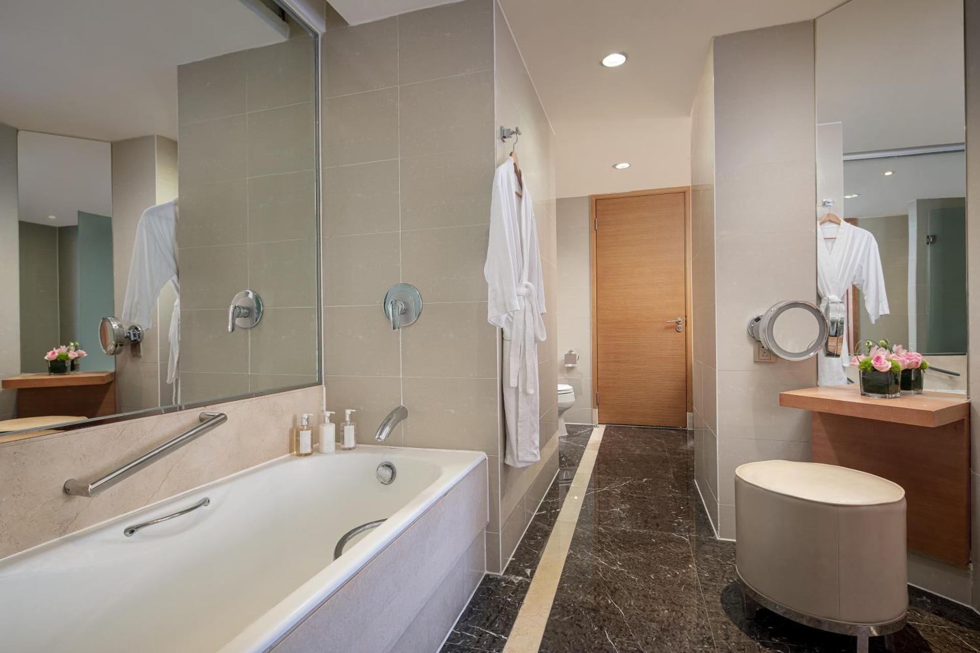 1 King Suite