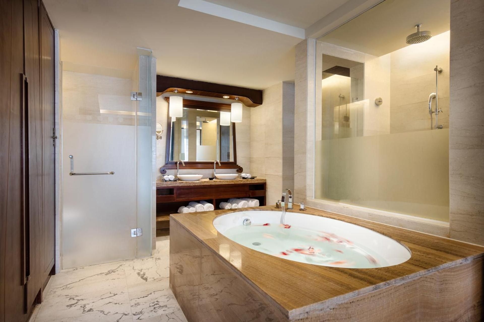 Family Two Bedroom,1 King Size Bed and 2 single beds, Pool View
