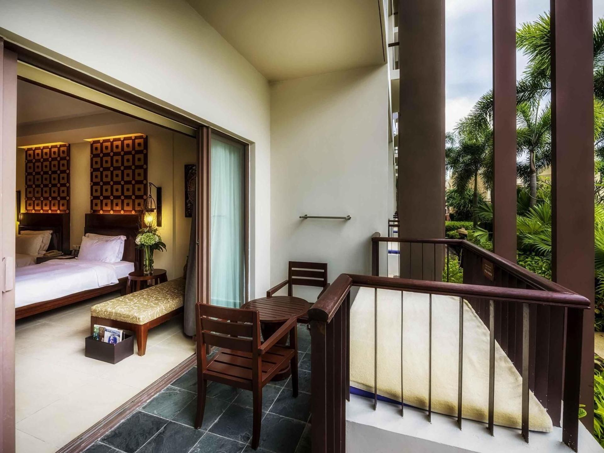 Deluxe Pool View Twin room