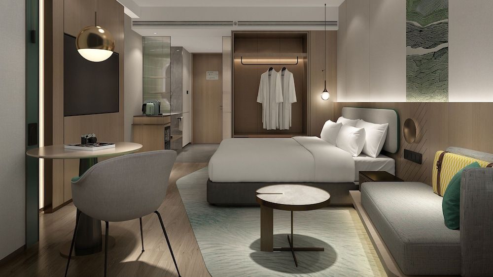 undefined Holiday Inn Shanghai Jing'an by IHG 2