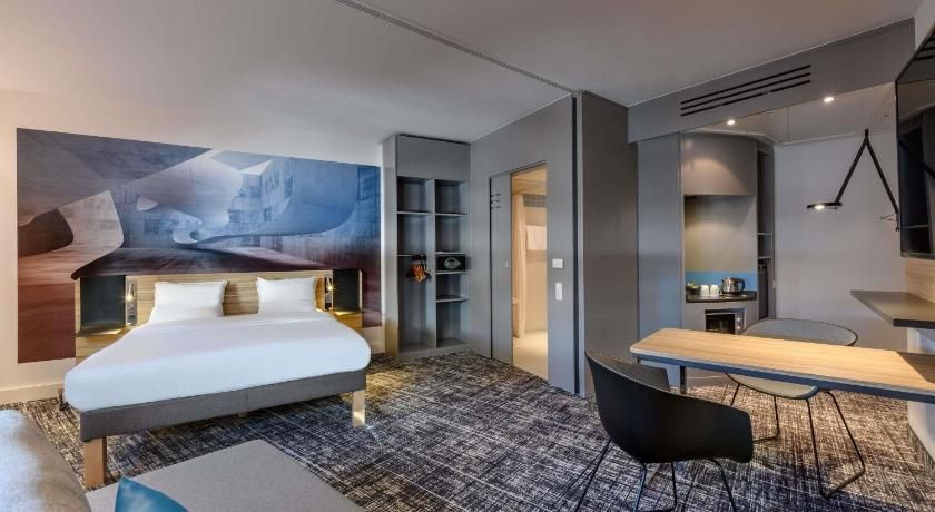Novotel Suites Berlin City Potsdamer Platz Standard Suite with double bed, single sofa bed, kitchenette ideal for guests with limited 2